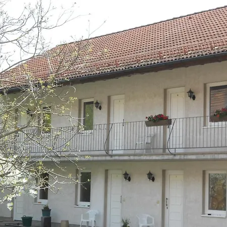 فندق Landhaus Fleischhauer 2*